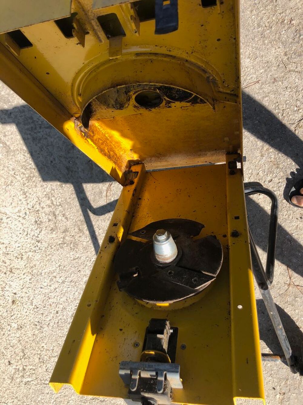 Broyeur &Eacute;lectrique ALKO + scarificateur &eacute;lectrique WOLF
Jardin