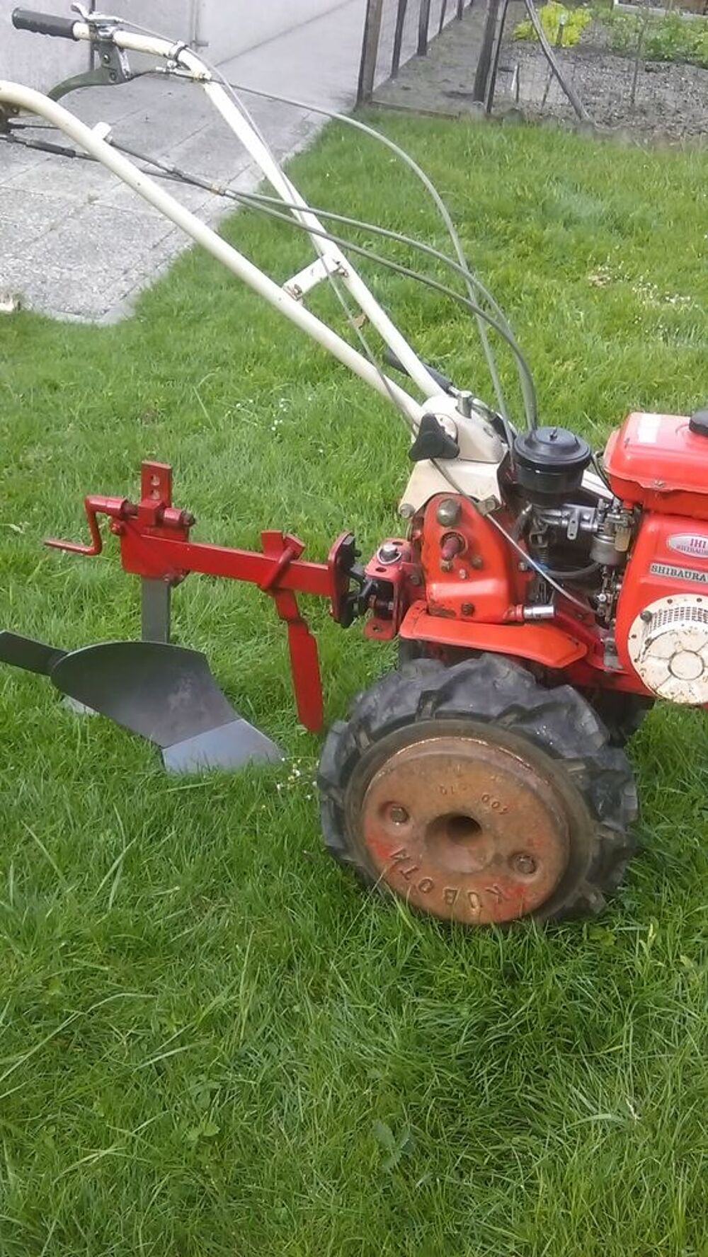 Motoculteur avec remorque et accessoires Jardin