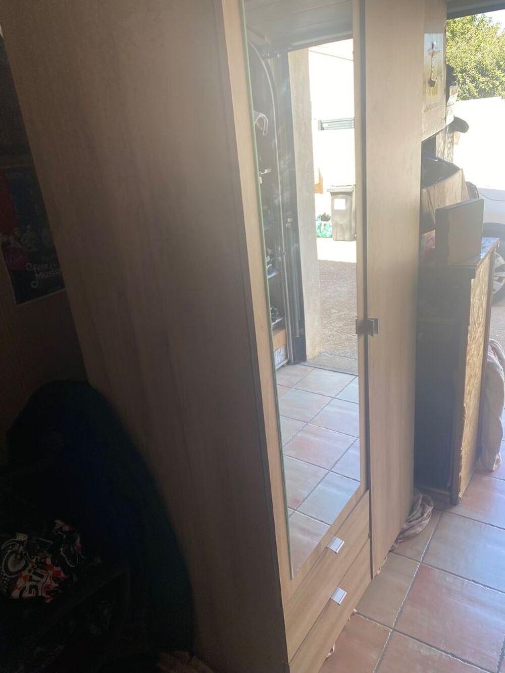 Armoire penderie. Meubles