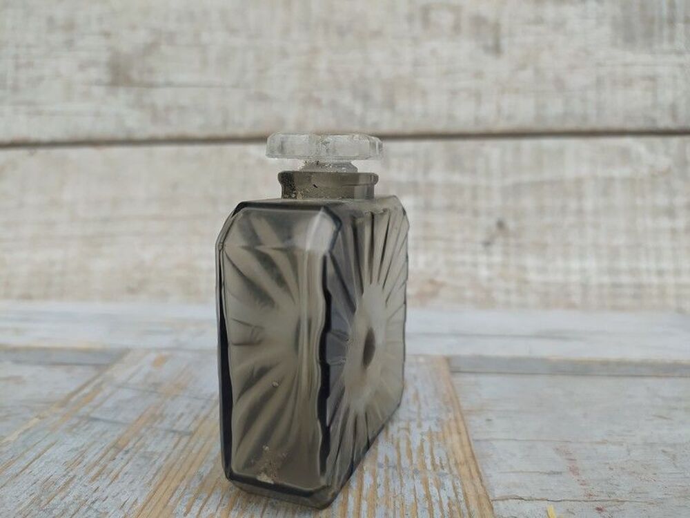 Flacon Parfum Guerlain Vol de Nuit Art D&eacute;co
