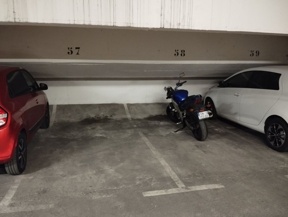 Location Parking/Garage parking scooter/moto Paris 12 Paris 12