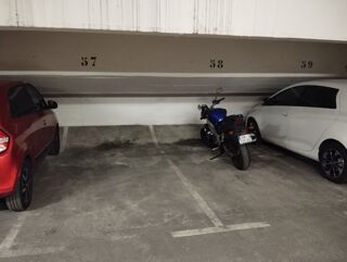  Parking / Garage à louer 4 m² Paris