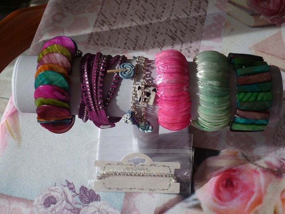 BraceletS bijoux cosplay mode manga lolita acc Bijoux et montres