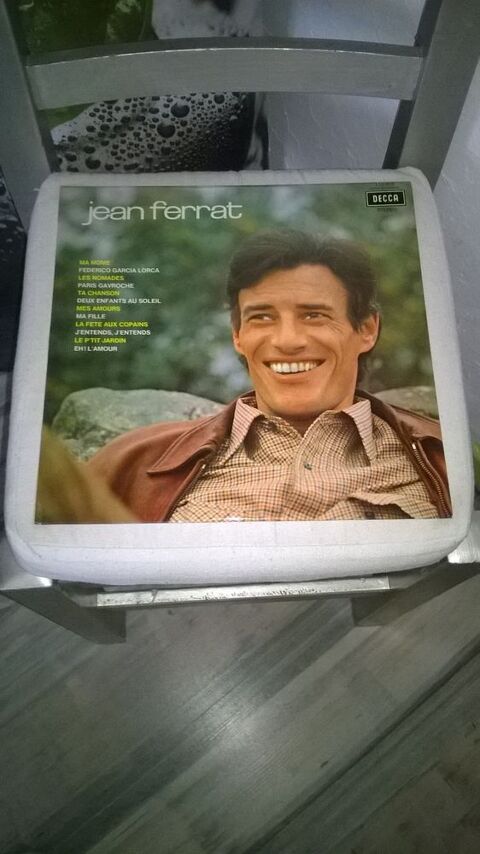 Vinyle Jean Ferrat
1971
Excellent etat
Ma Mome
Federico G 5 Talange (57)