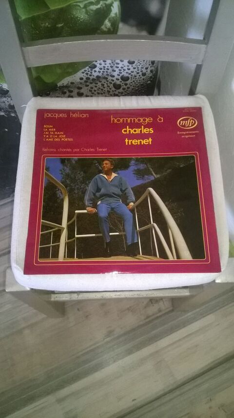 Vinyle Jacques Hélian
Hommage à Charles Trénet
1972
Excel 10 Talange (57)
