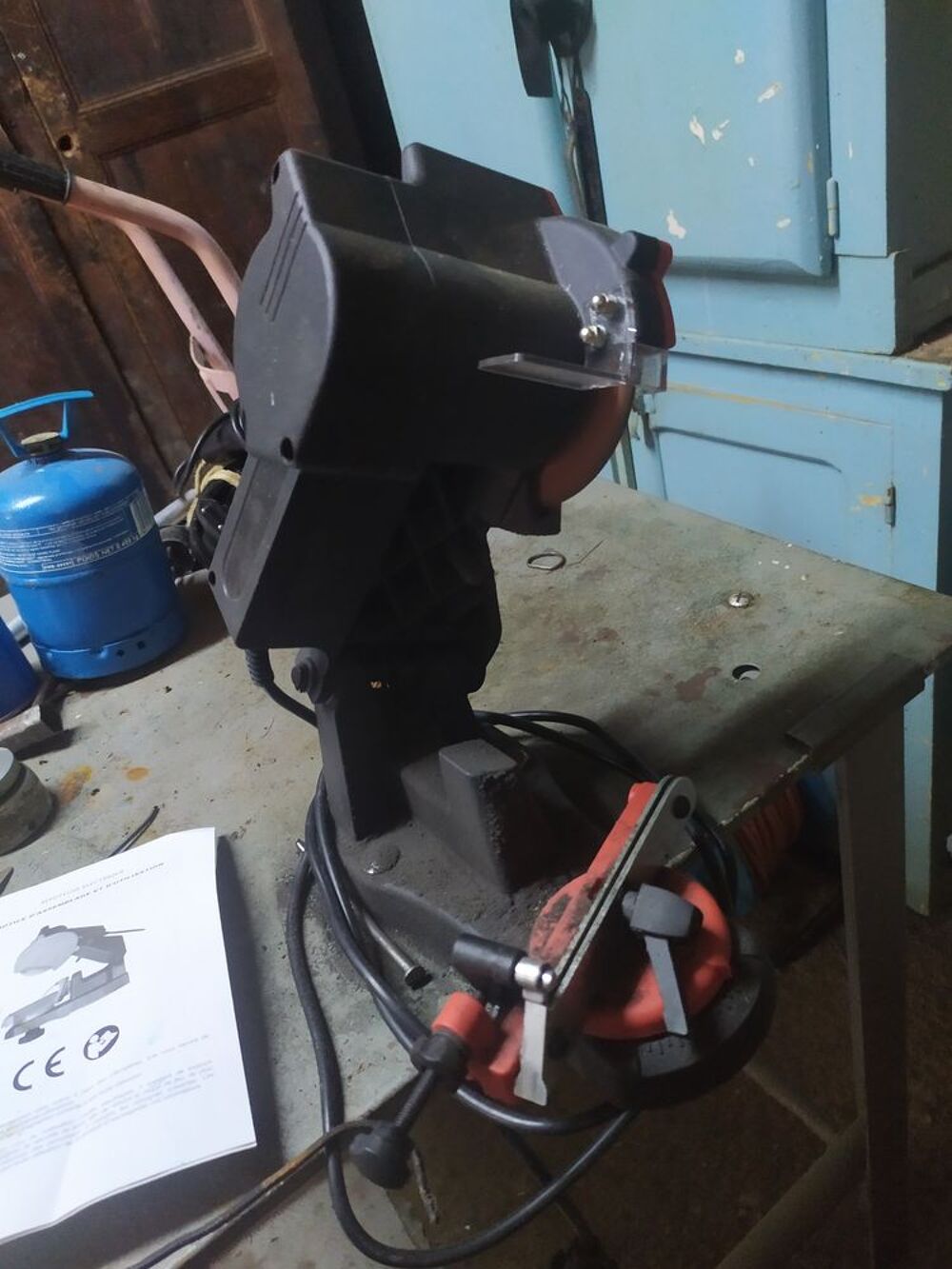 AFFUTEUSE TRONCONNEUSE ELECTRIQUE Jardin