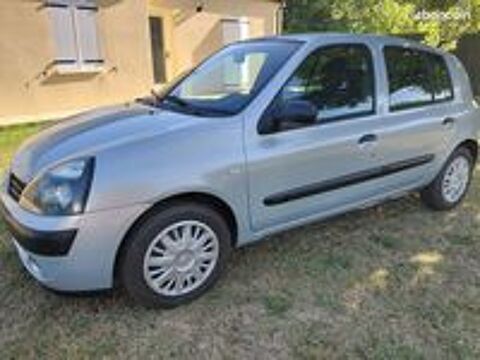 Clio II Clio 1.5 dCi - 65 Pack Clim 2004 occasion 17150 Mirambeau