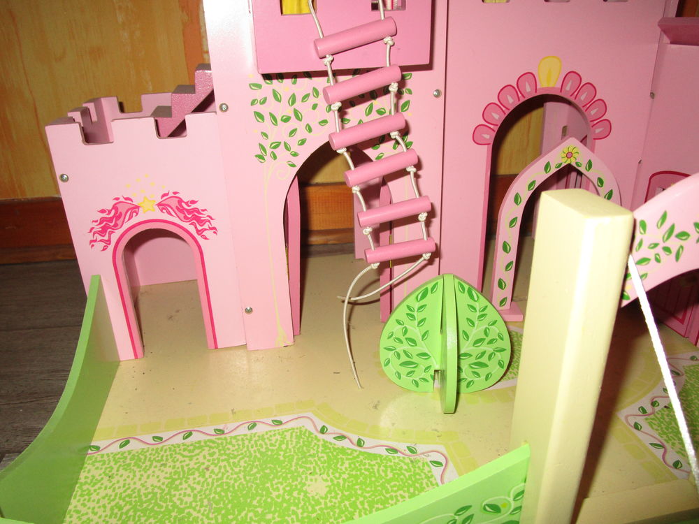 CHATEAU PRINCESSE+ FIGURINE Jeux / jouets