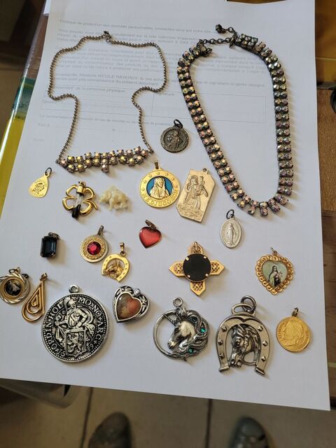 PENDENTIFS ET COLLIER 10 Barisis (02)