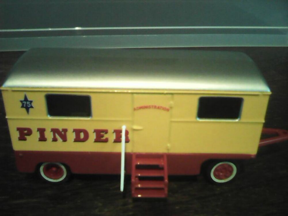 Remorque Pinder Administration 1/64 