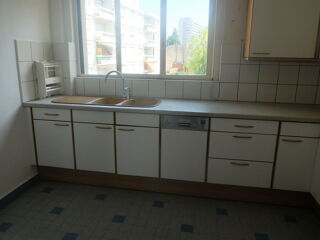  Appartement à louer 3/4 pièces 79 m²