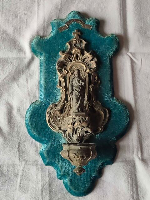 Ancien b�nitier en feutrine bleue (n�21) 22 Avermes (03)