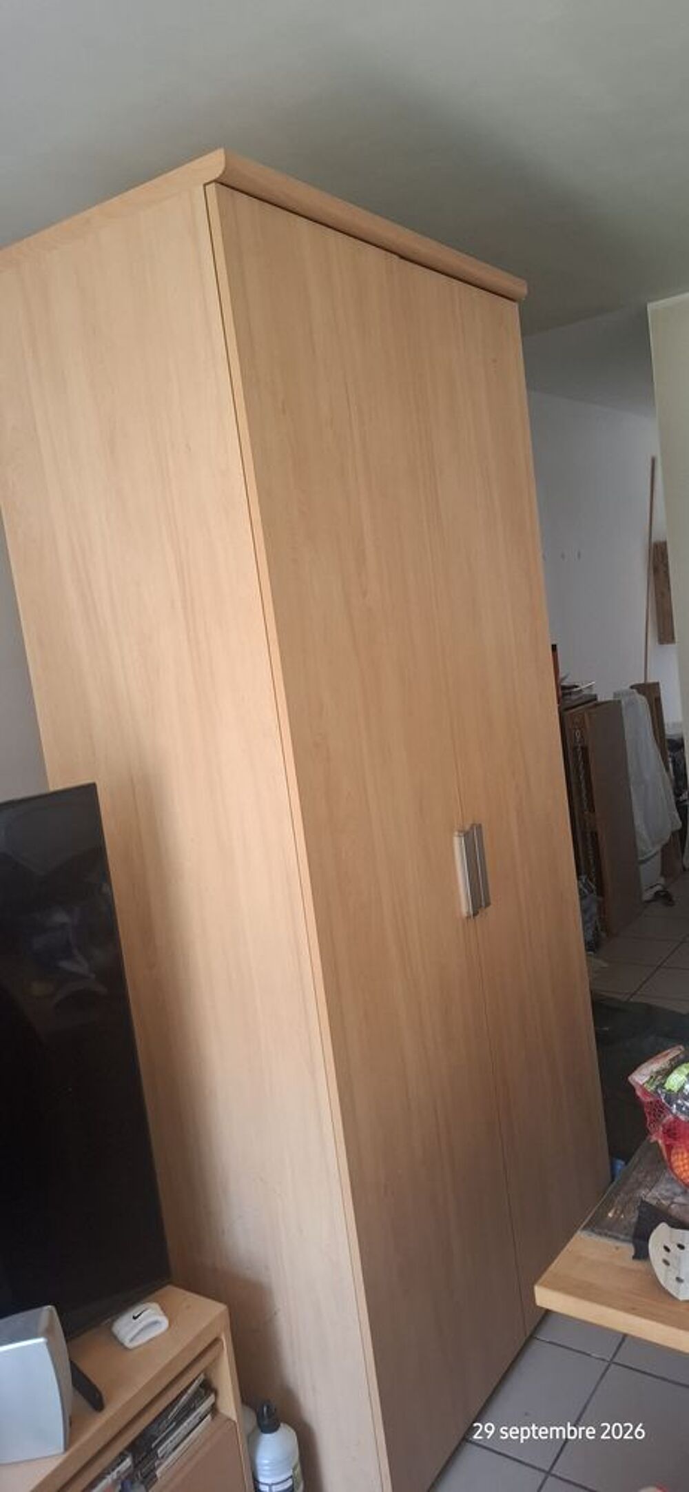 Armoire penderie tr&egrave;s bon &eacute;tat. Meubles