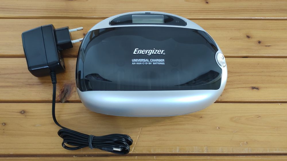 Chargeur de Batterie Universel Energizer avec 22 Piles/Accus Matriel informatique
