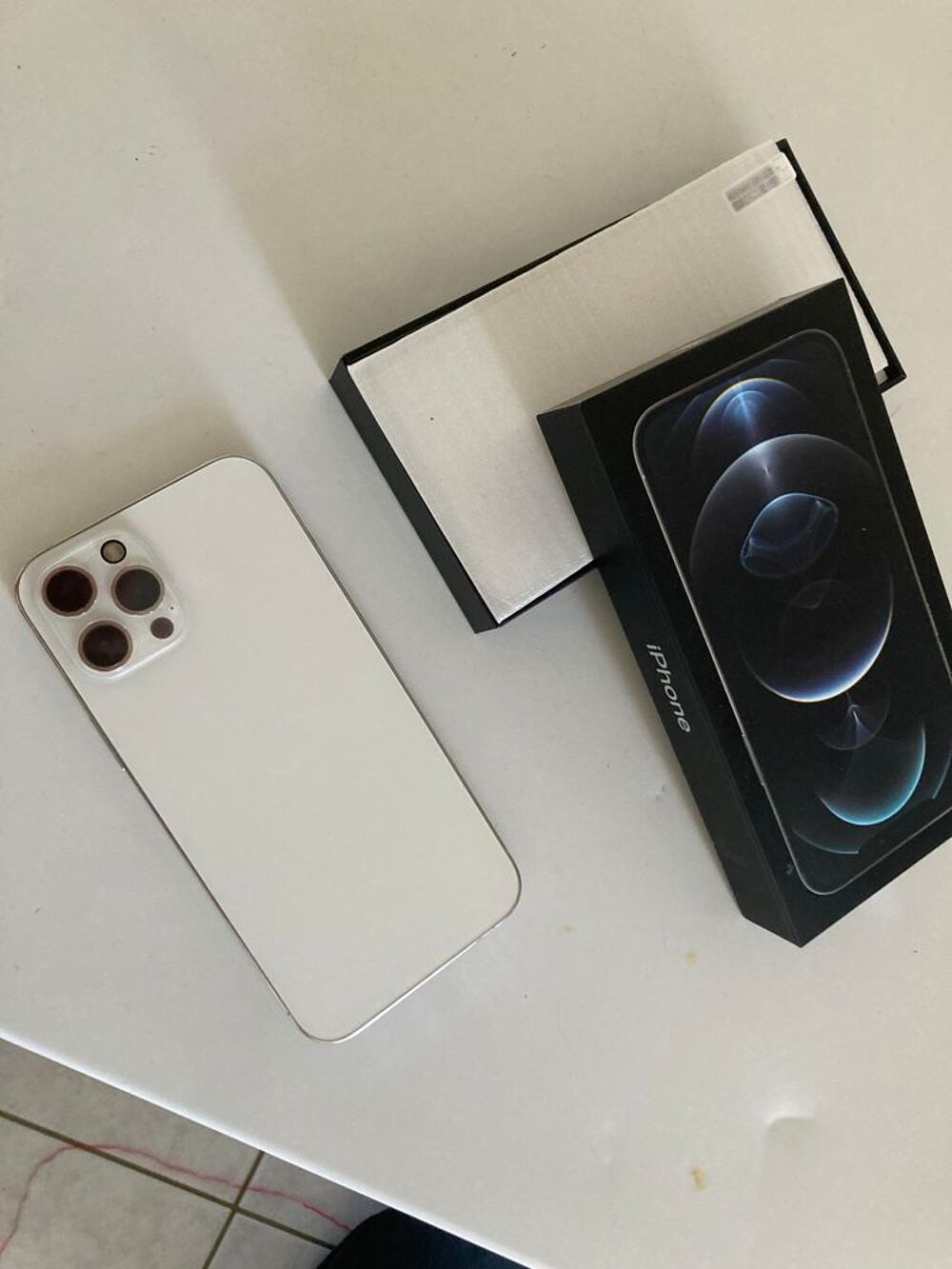iPhone 12 Pro Max 128 GB blanc Téléphones et tablettes