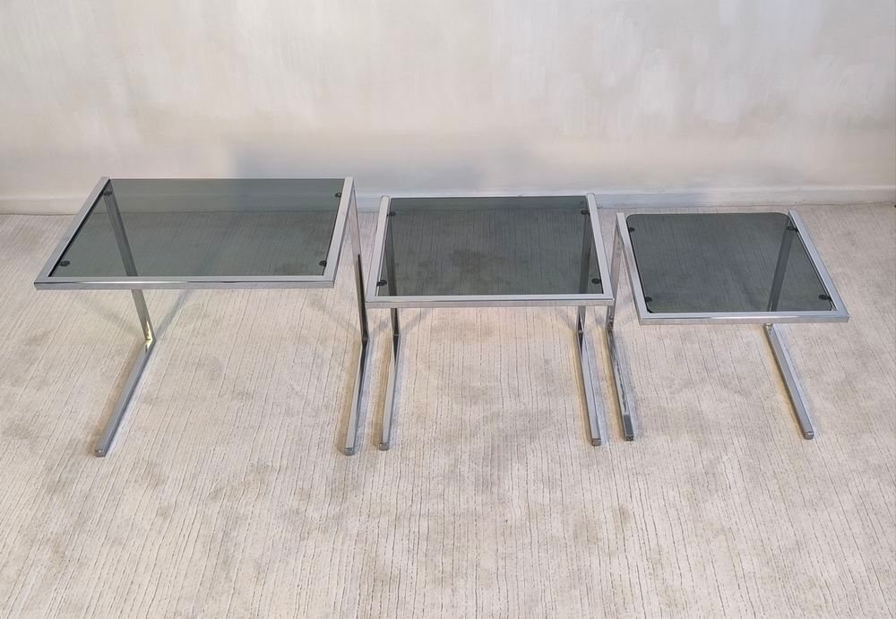 Suite de 3 tables gigognes vintage chrome et verre fum&eacute; Meubles