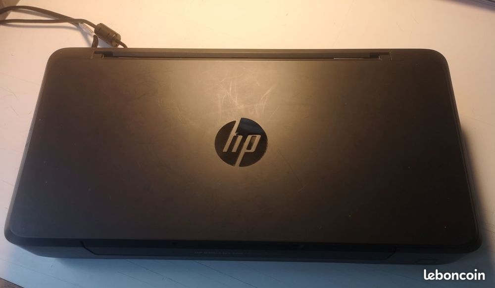 OFFERT 3ramettesA4
Imprimante HP Office Jet 200 mobile print Matériel informatique
