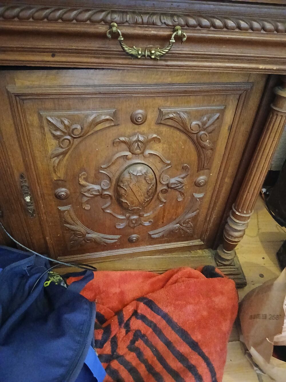 ancien meuble de ch&agrave;&cent;teau Meubles