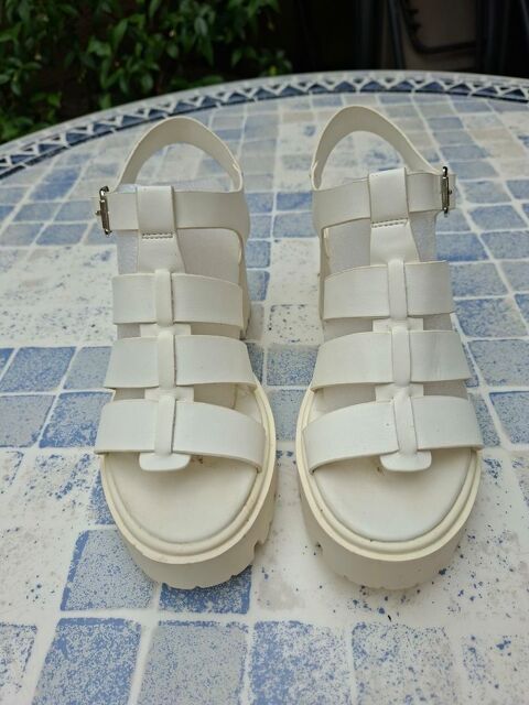 Chaussures blanches été Chambry (77)