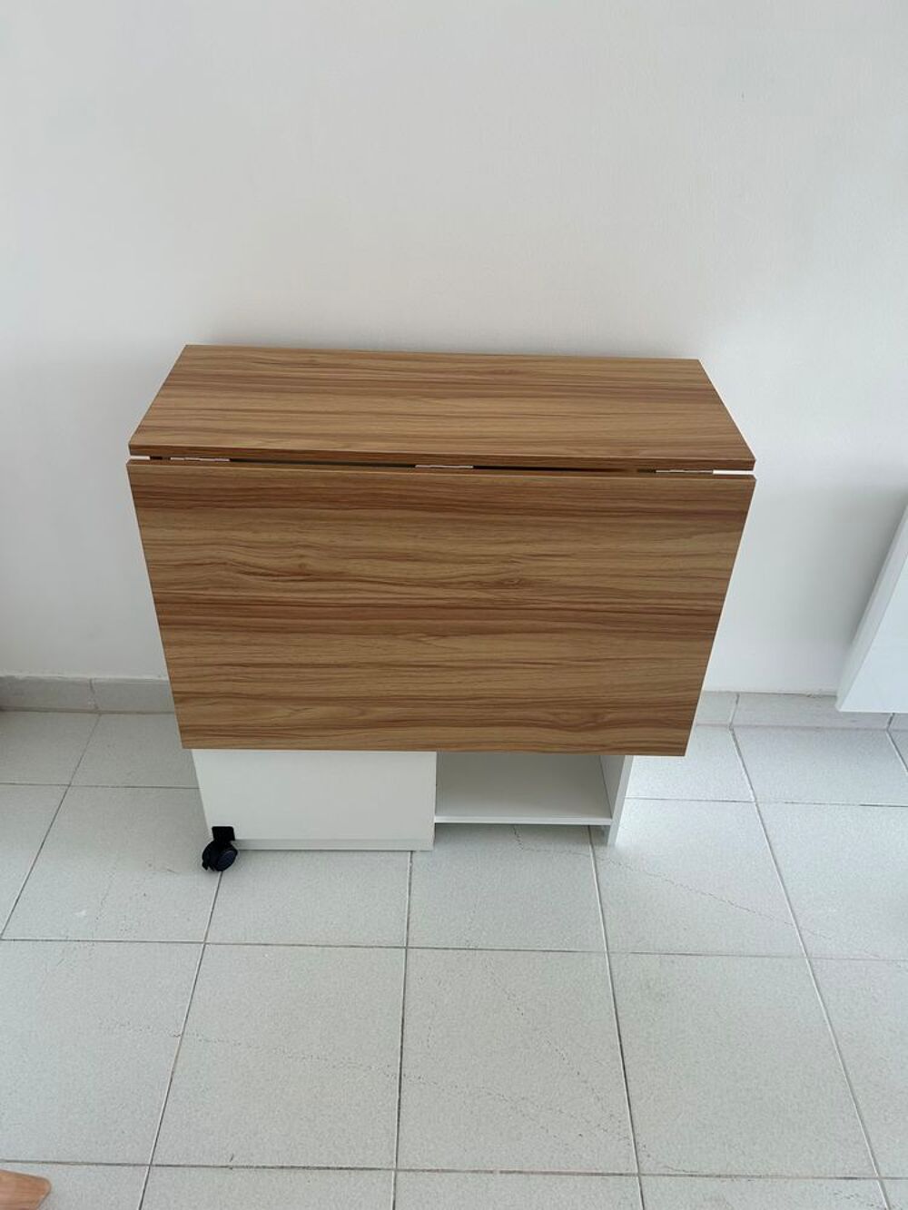 Table pliante pour petits espaces + 2 chaises Meubles