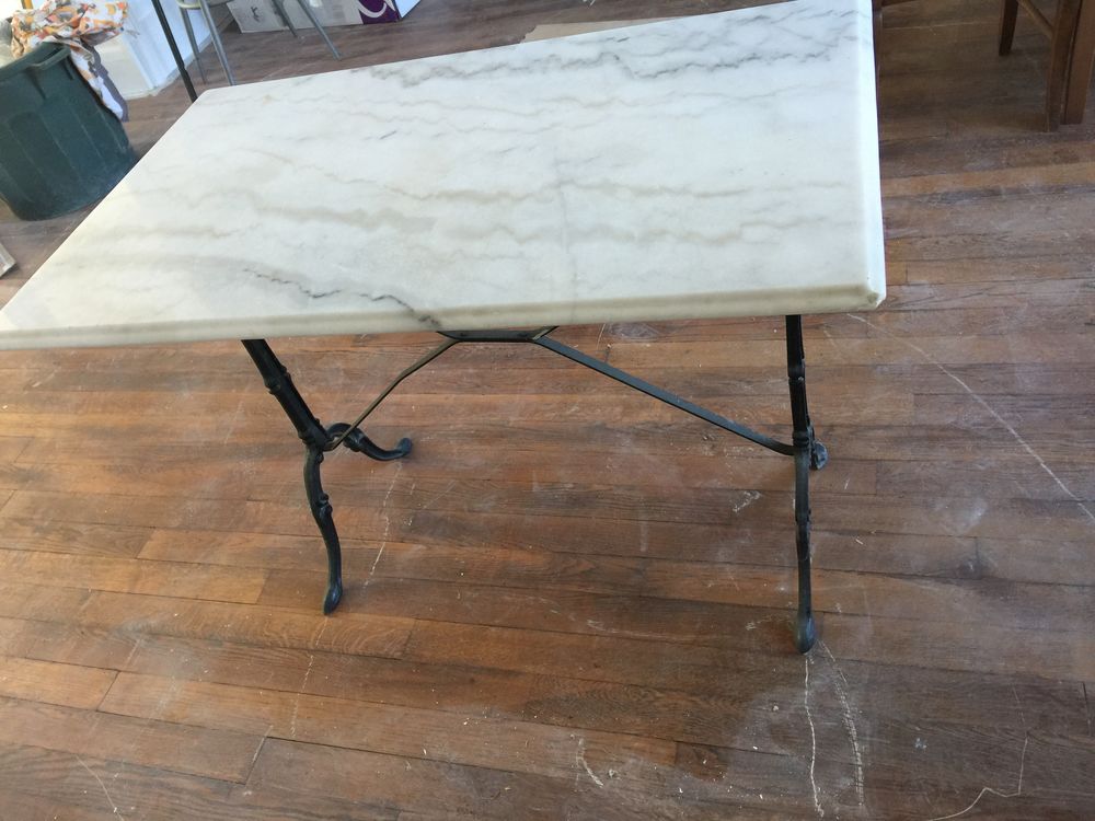 table de bar en marbre authentique 150€ Electroménager