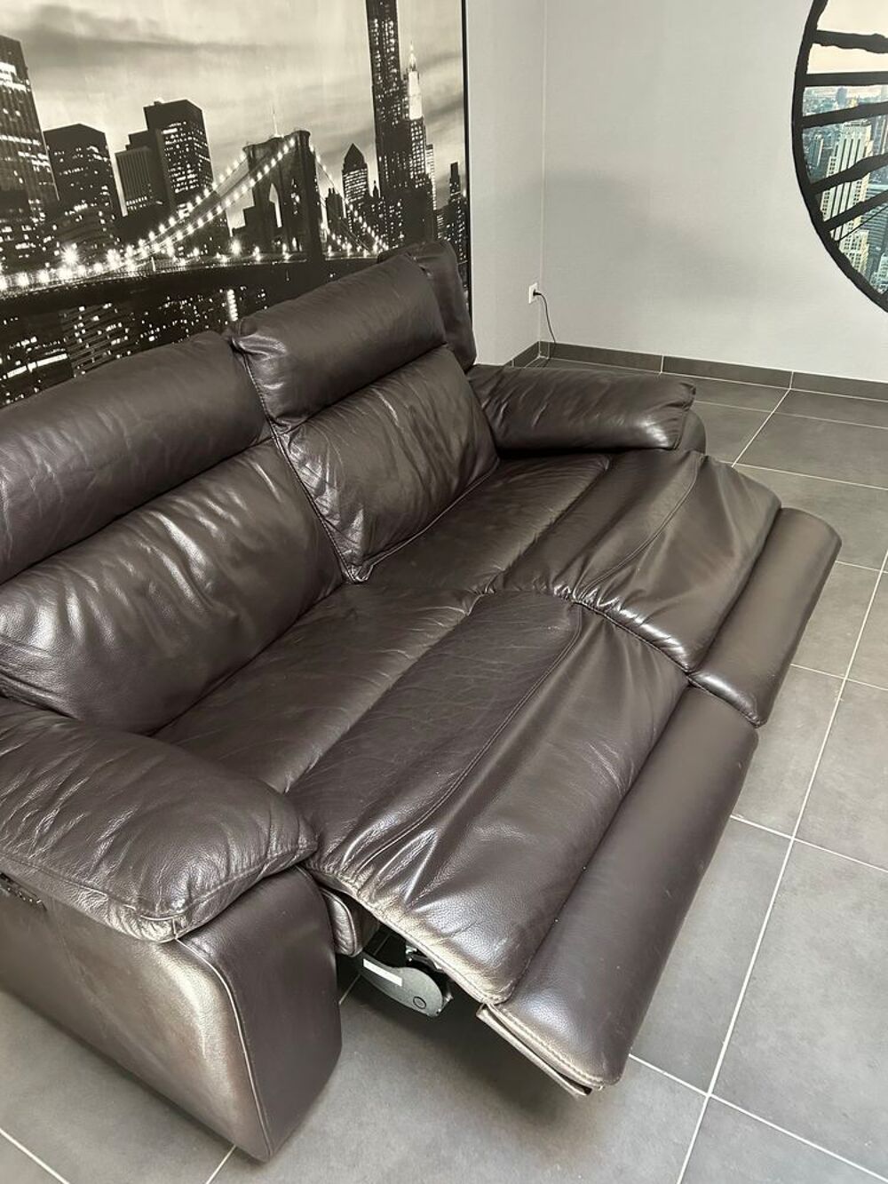 canap&eacute; cuir &eacute;lectrique en tr&egrave;s bon &eacute;tat Meubles