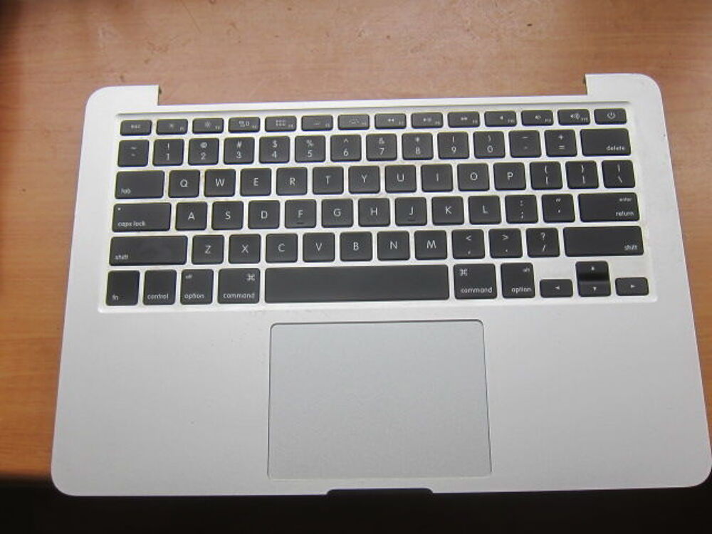 Clavier + Feuille r&eacute;tro &eacute;clairage lumi&egrave;re
Matériel informatique