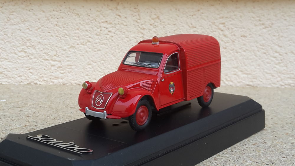 Citro&euml;n 2 cv camionnette pompiers 