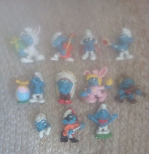 Lot 11 figurines Schtroumpf 15 Beauchamp (95)