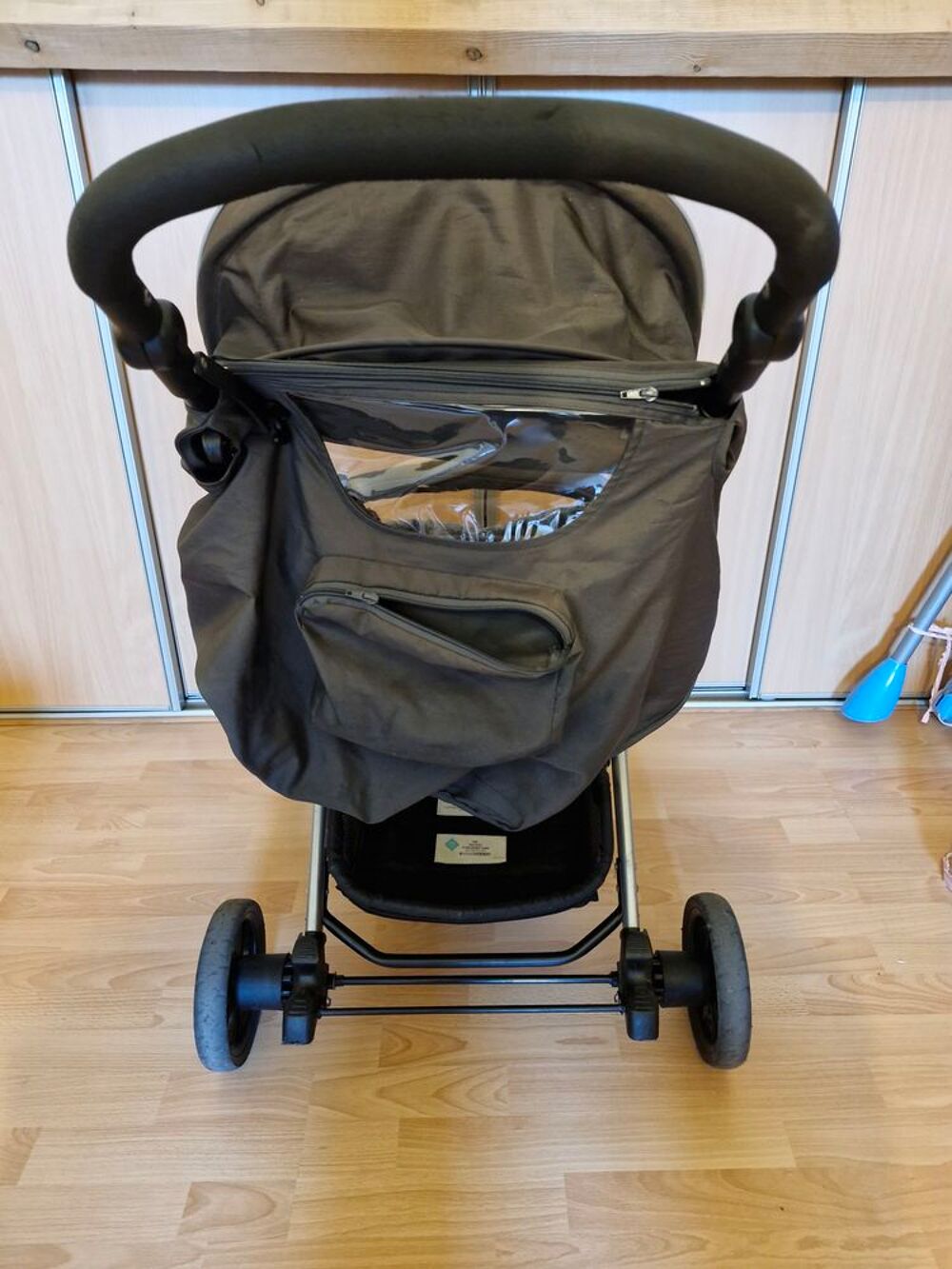 Poussette Pu�riculture