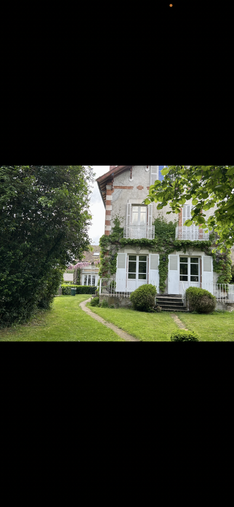   Maison bourgeoise 180m2 + dépendance 60m2 + piscine + parc  Maison - 9 pièce(s) - 240 m²
