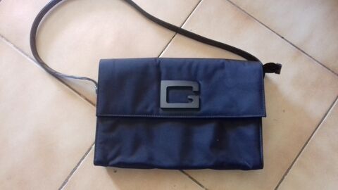 Sac � main de femme 
De couleur noire
10 Sept�mes-les-Vallons (13)