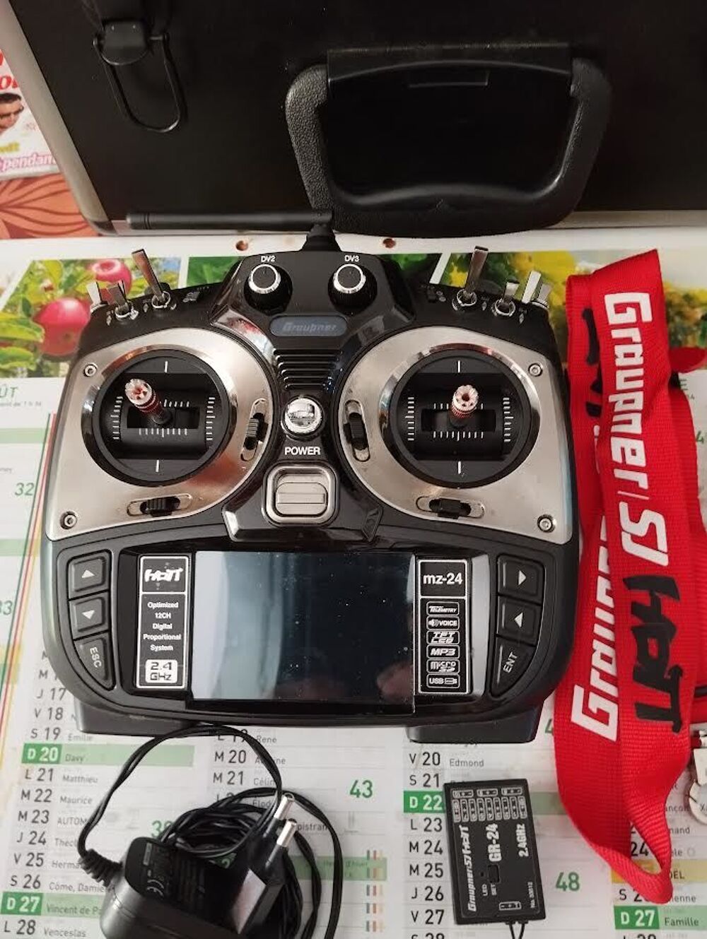 radio radiocommand&eacute; MZ 24 de chez Graupner servi 1 an Sports