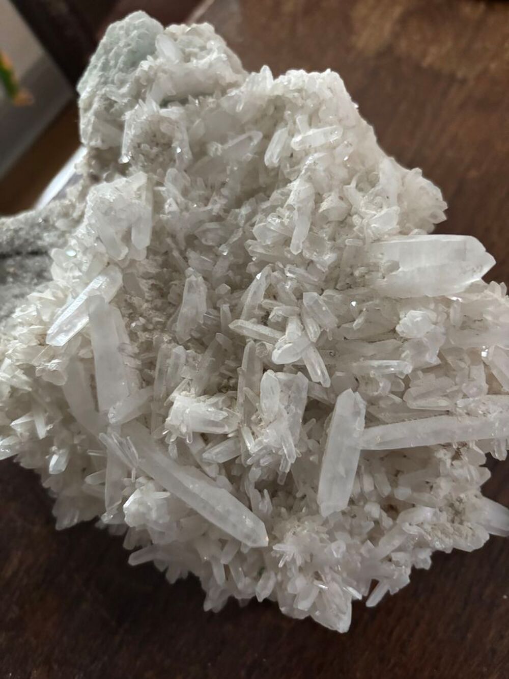 GROUPE DE CRIS TAUX DE QUARTZ CLAIR 