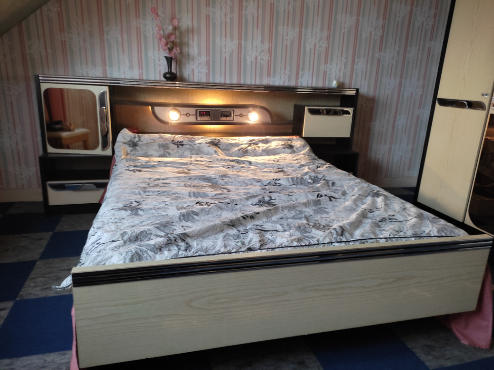 Chambre &agrave; coucher compl&egrave;te Meubles