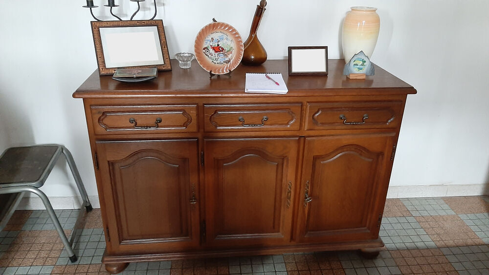 Buffet en bois massif 3 portes + 3 tiroirs
Meubles