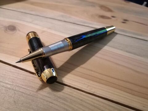 Stylo � bille corps acier noir paillet� aux reflets 19 La Seyne-sur-Mer (83)