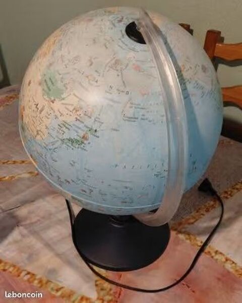 lampe terrestre en forme de globe Nice (06)