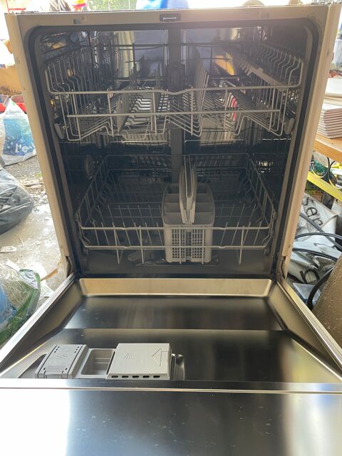 lave vaisselle jamais servi de marque BOSH 290 Valence (26)