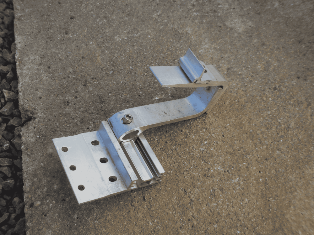 Fixations de panneaux photovoltaiques Bricolage