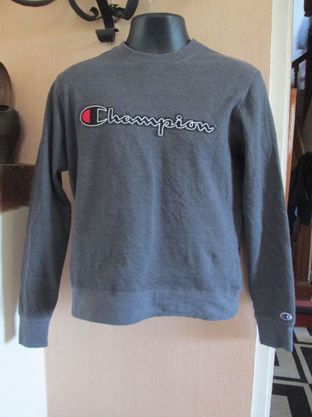 Sweat &agrave; manches longues gris Champion Vêtements