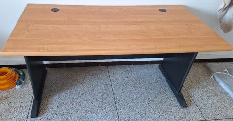 Grand bureau 160 Manosque (04)