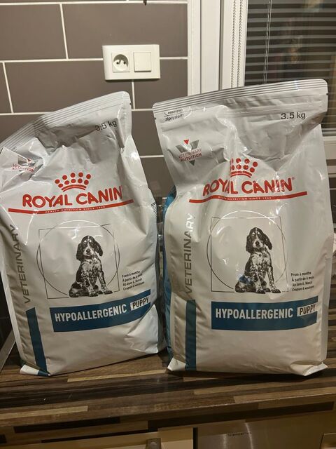 Croquettes chiot hypoallergenic Royal Canin neuf  ( 2 paque) 65 74160 Neydens
