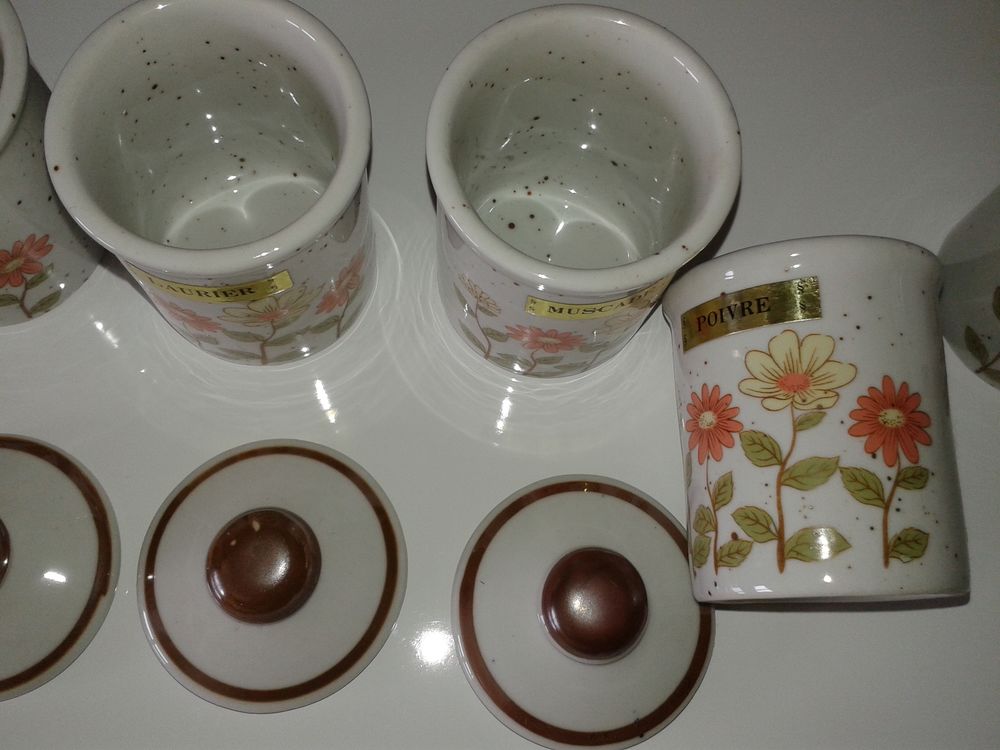 pots &agrave; &eacute;pices en gr&egrave;s motifs floral vintage Cuisine