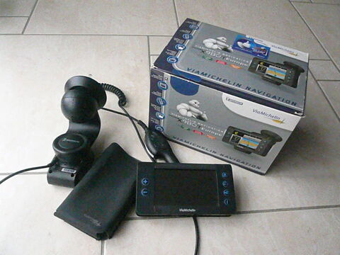 Navigateur GPS Via Michelin X980T Europe 50 Franqueville-Saint-Pierre (76)