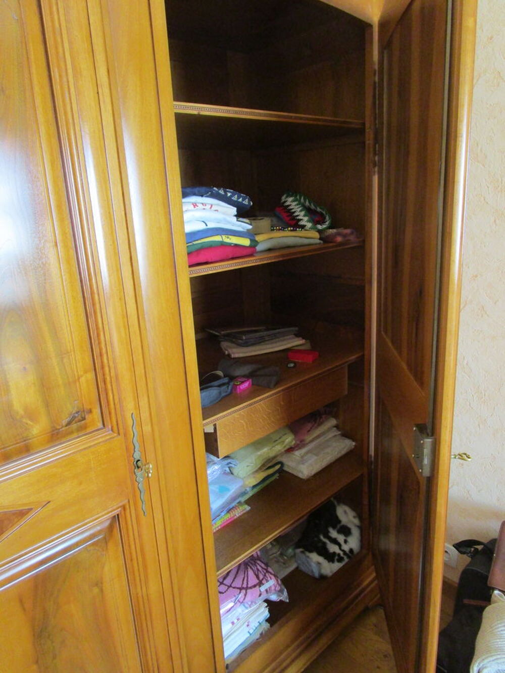 ARMOIRE DE PRESTIGE Meubles