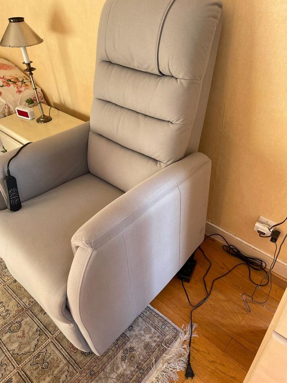 Fauteuil de repos releveur &agrave; 2 moteurs Meubles