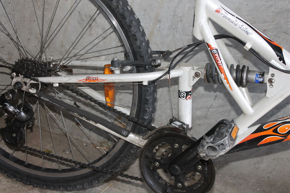 ROCKRIDER 6 FIRE C101 Vélos