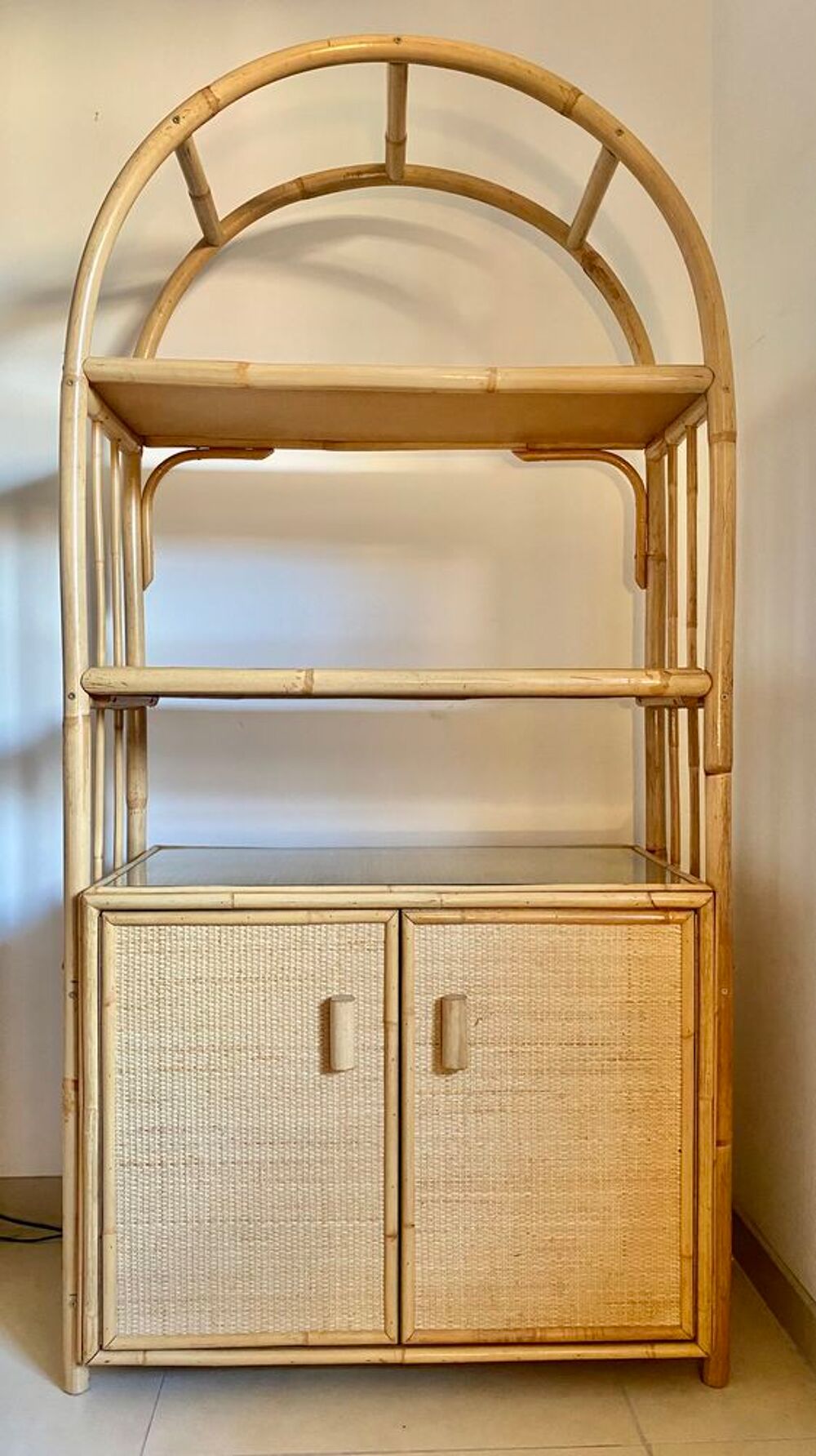 Etag&egrave;re-biblioth&egrave;que en bambou et rotin
H 175. L 87. P 44 Meubles