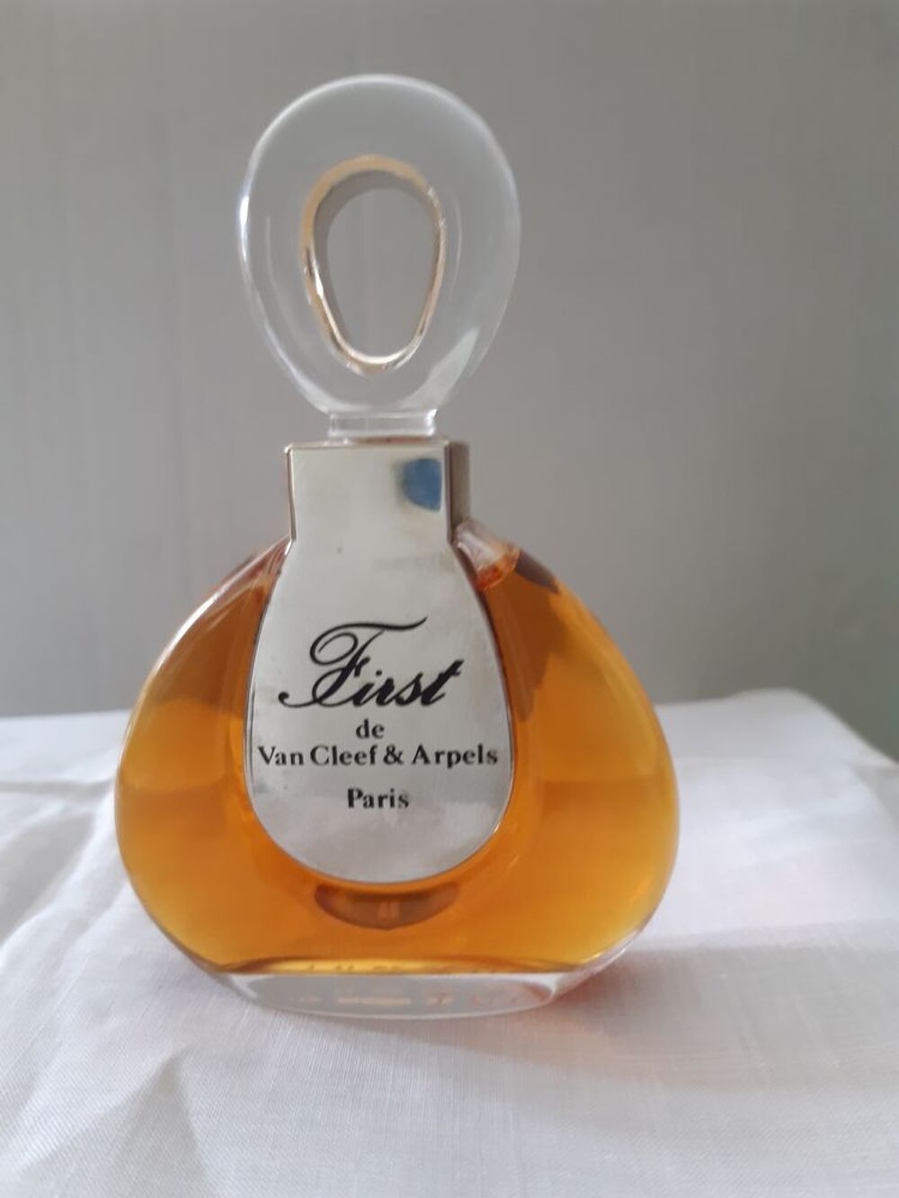 plusieurs parfums et eau de parfums Bijoux et montres
